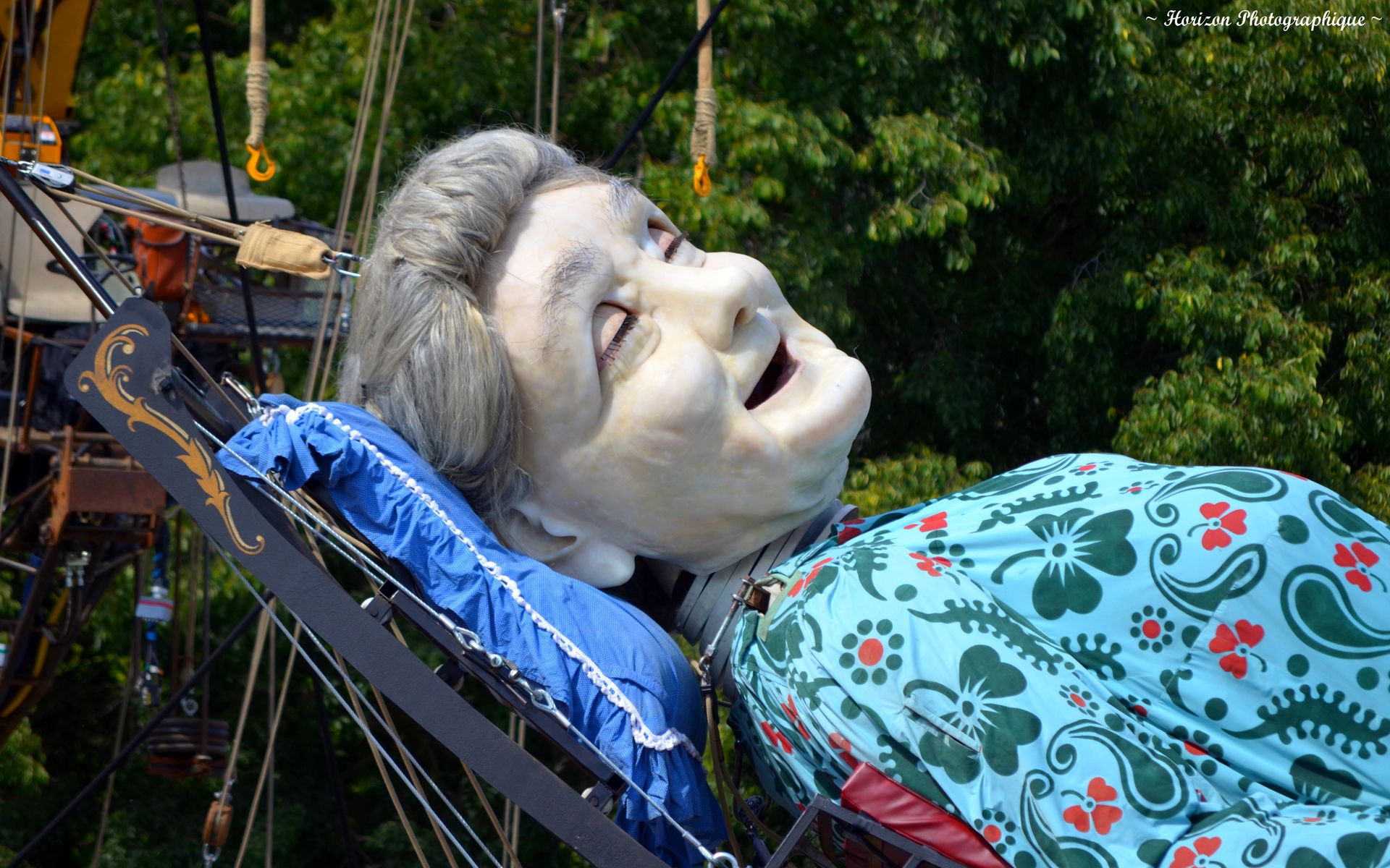 ROYAL DE LUXE - LE MUR DE PLANCK NANTES 